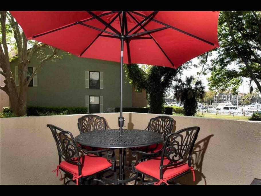 In The Heart Of Harbour Town 2Br 2Ba Pool Access Close To Beach Hilton Head Island Exterior photo