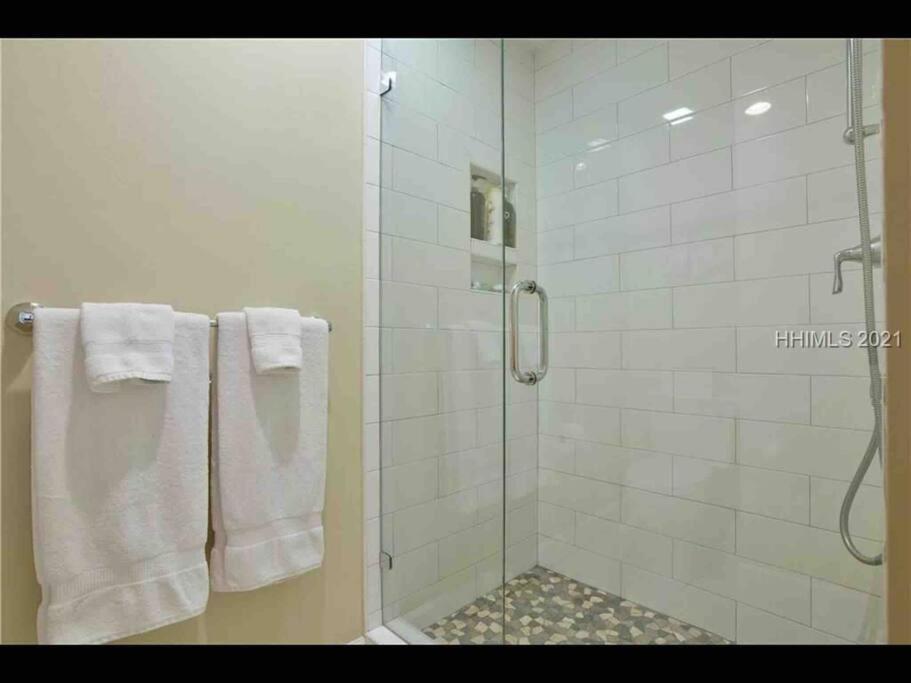 In The Heart Of Harbour Town 2Br 2Ba Pool Access Close To Beach Hilton Head Island Exterior photo